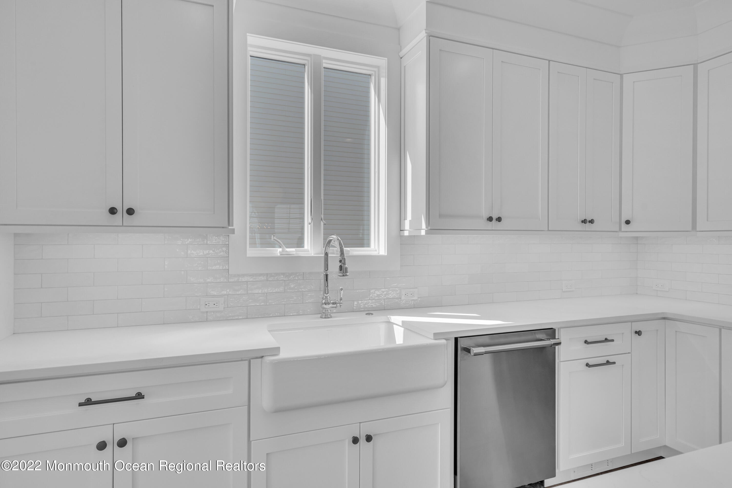 65 Black Point Road Rumson, NJ 07760 - Photo 10 of 35 030_dsc00278