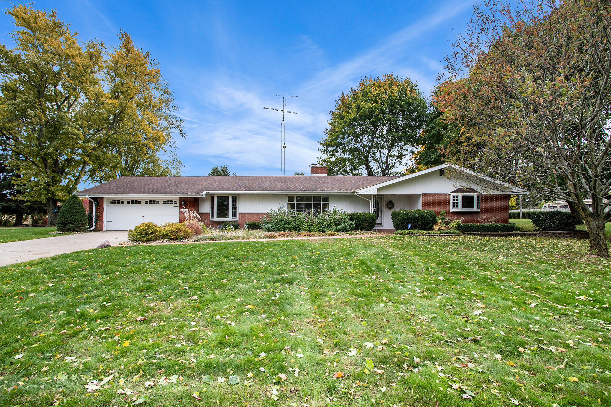 4644 Meadowbrook Road Benton Harbor, MI 49022 - Photo 1 of 53 IMG_9887