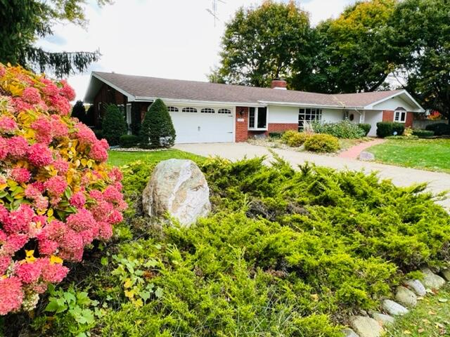 4644 Meadowbrook Road Benton Harbor, MI 49022 - Photo 2 of 53 IMG_7813