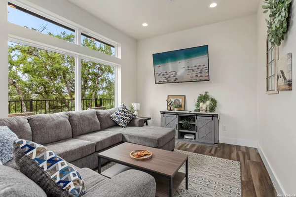 $884,999 | 1121 Gruene Road, Unit A, New Braunfels, TX 78130