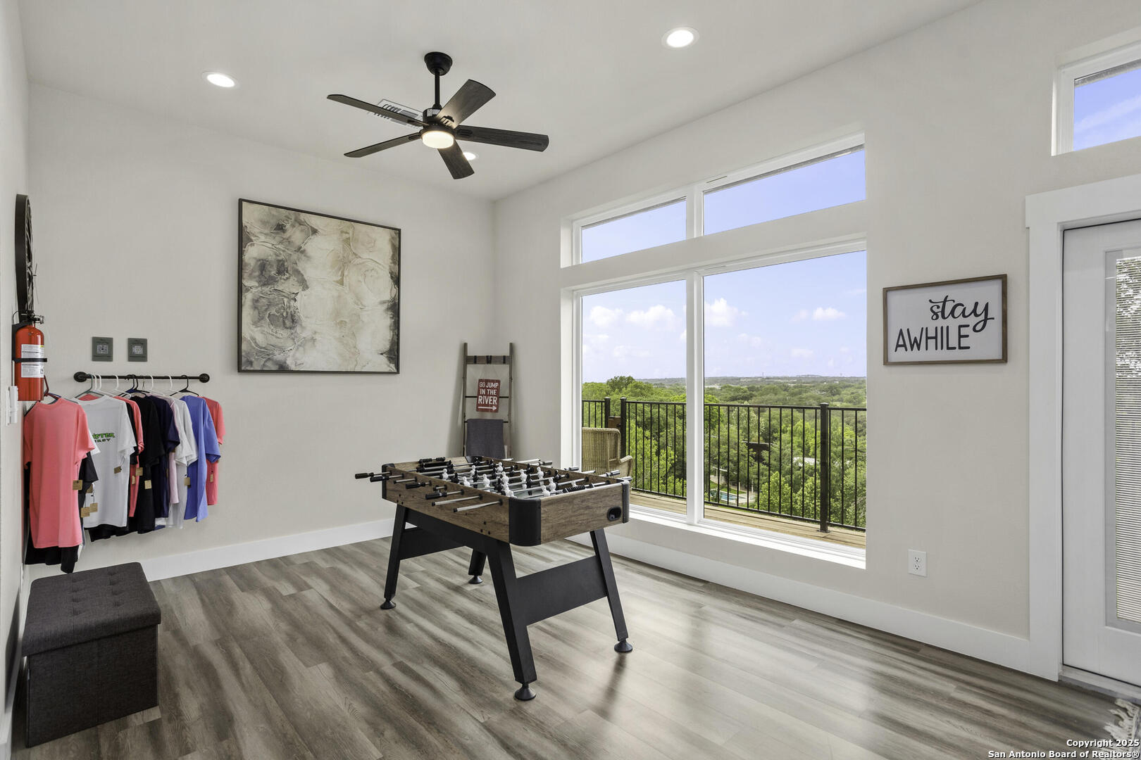 1121 Gruene Road, Unit A New Braunfels, TX 78130 - Photo 16 of 28 a living room with furniture and a window