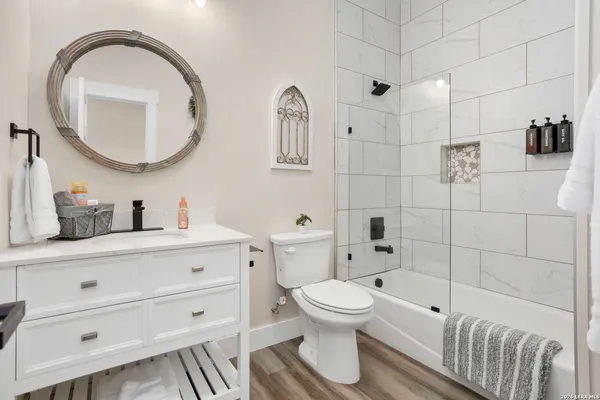 $884,999 | 1121 Gruene Road, Unit A, New Braunfels, TX 78130