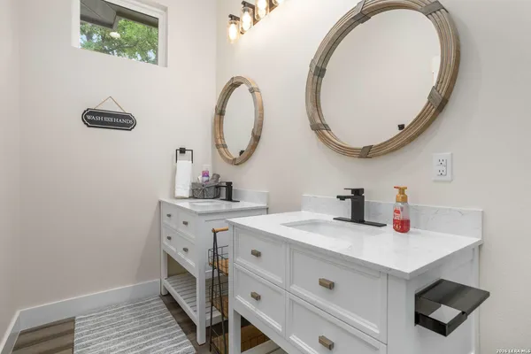 $884,999 | 1121 Gruene Road, Unit A, New Braunfels, TX 78130