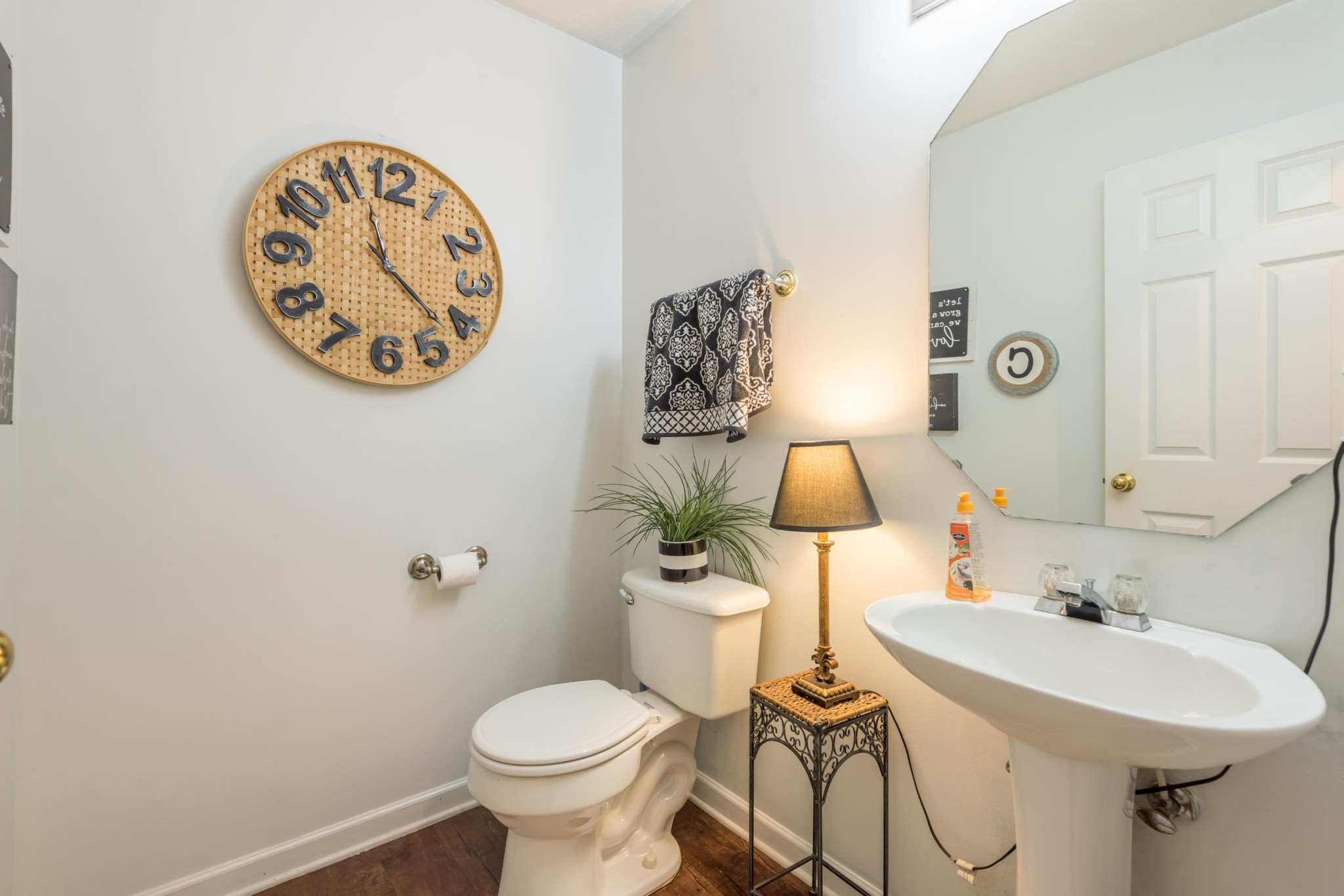 829 Station View Road Knoxville, TN 37919 - Photo 15 of 26 a bathroom with a toilet sink and mirror