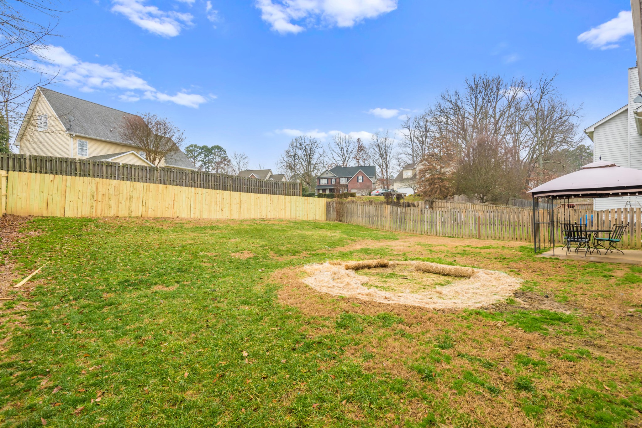 829 Station View Road Knoxville, TN 37919 - Photo 5 of 26 a view of an ocean with a big yard
