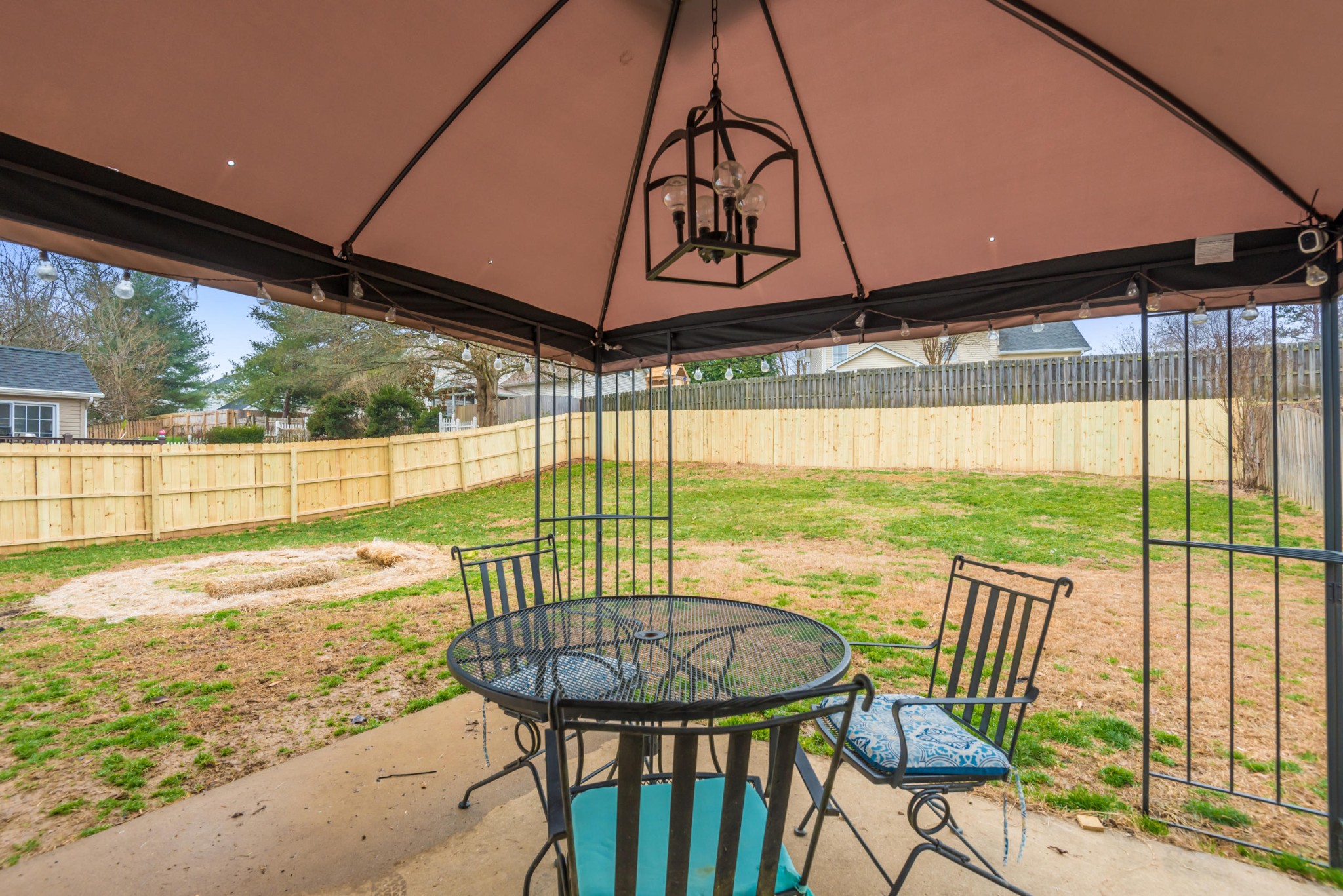 829 Station View Road Knoxville, TN 37919 - Photo 6 of 26 a view of a outdoor seating area with furniture