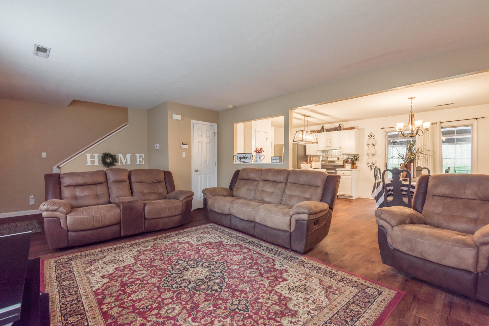 829 Station View Road Knoxville, TN 37919 - Photo 9 of 26 a living room with furniture and a rug