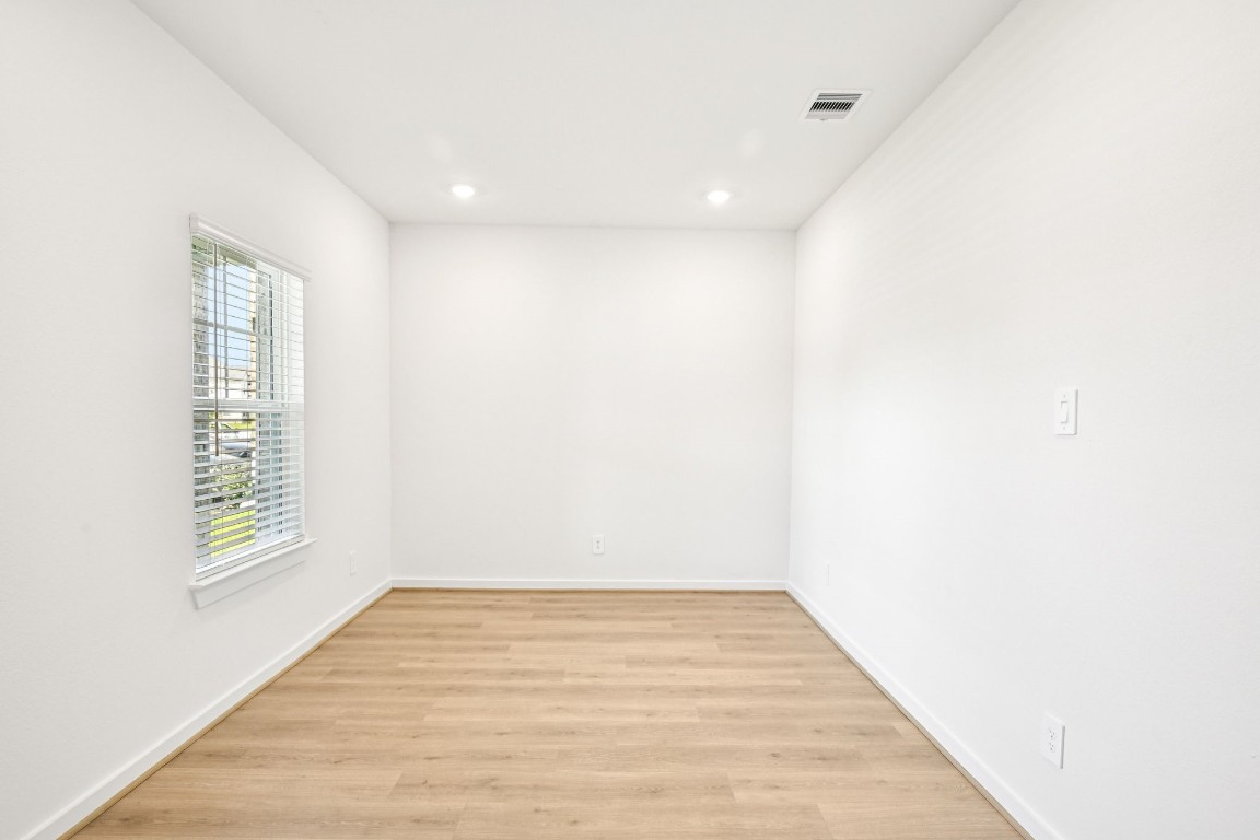 1609 Hopson Ranch Drive Conroe, TX 77301 - Photo 12 of 48 Photo is not of the actual home, but is an inspirational photo of builder’s model home and may depict options, furnishings, and/or decorator features that are not included