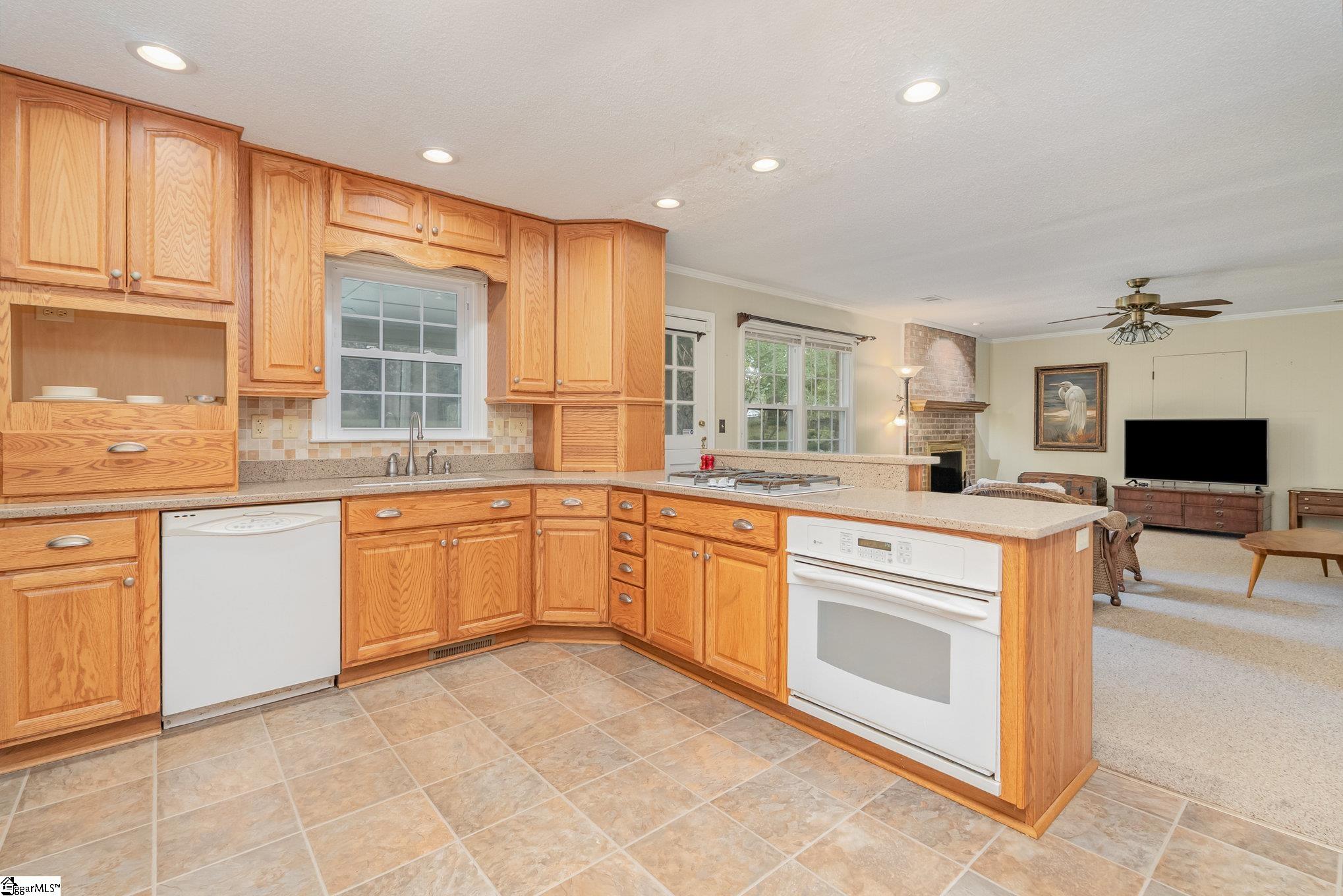 120 Elmhurst Road Greenville, SC 29611 - Photo 10 of 41 Gallery Image 10