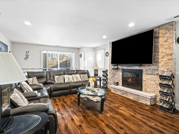 $250,000 | 273 Cornell Avenue, Calumet City, IL 60409
