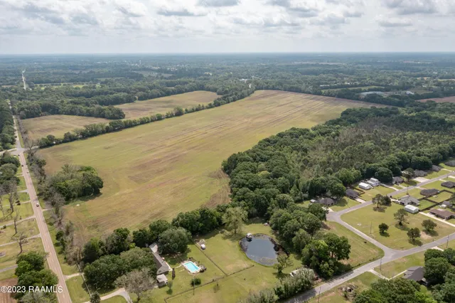 $1,604,400 | 182 / Highway, Sunset, LA 70584