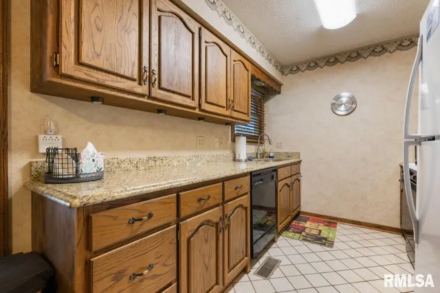 $395,000 | 26 Perkins Lane, Golconda, IL 62938