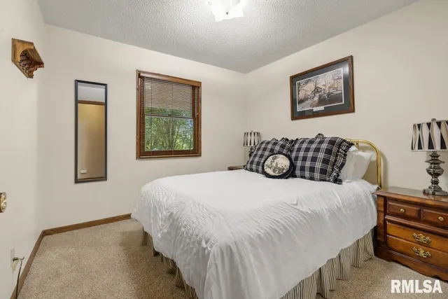 $395,000 | 26 Perkins Lane, Golconda, IL 62938