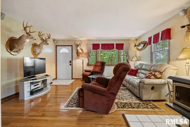 $395,000 | 26 Perkins Lane, Golconda, IL 62938