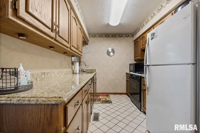 $395,000 | 26 Perkins Lane, Golconda, IL 62938