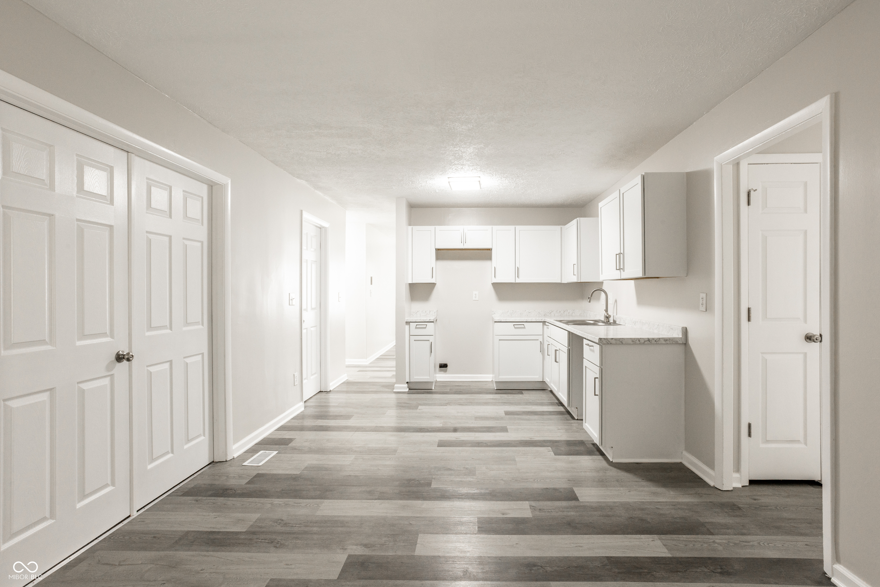 9969 Montery Road Indianapolis, IN 46235 - Photo 10 of 29