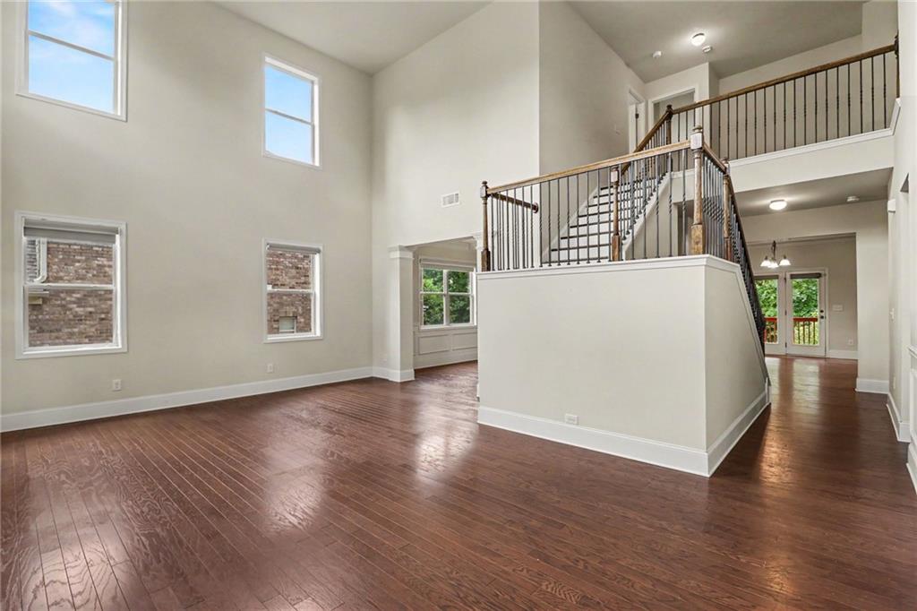 550 Nichols View Way Suwanee, GA 30024 - Photo 13 of 51