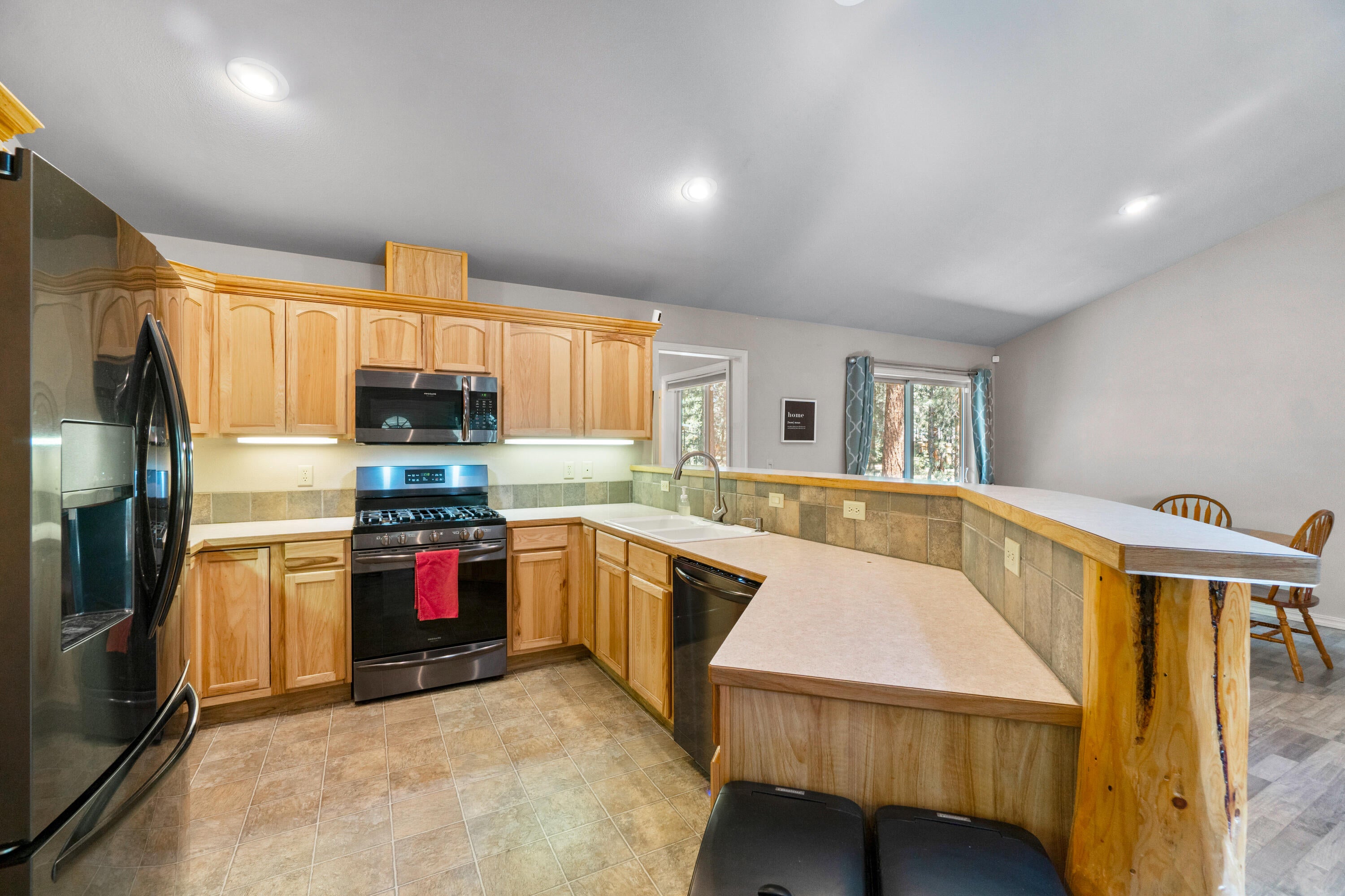 16940 Jacinto Road Bend, OR 97707 - Photo 10 of 26 RileyVisuals-29