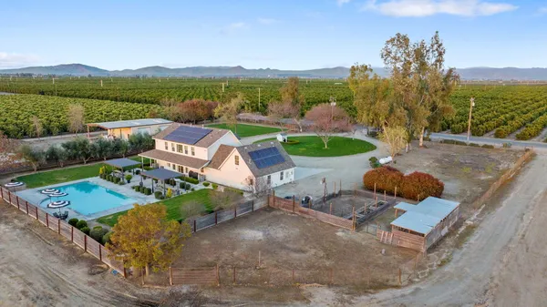 $1,100,000 | 21275 Road 192, Lindsay, CA 93247
