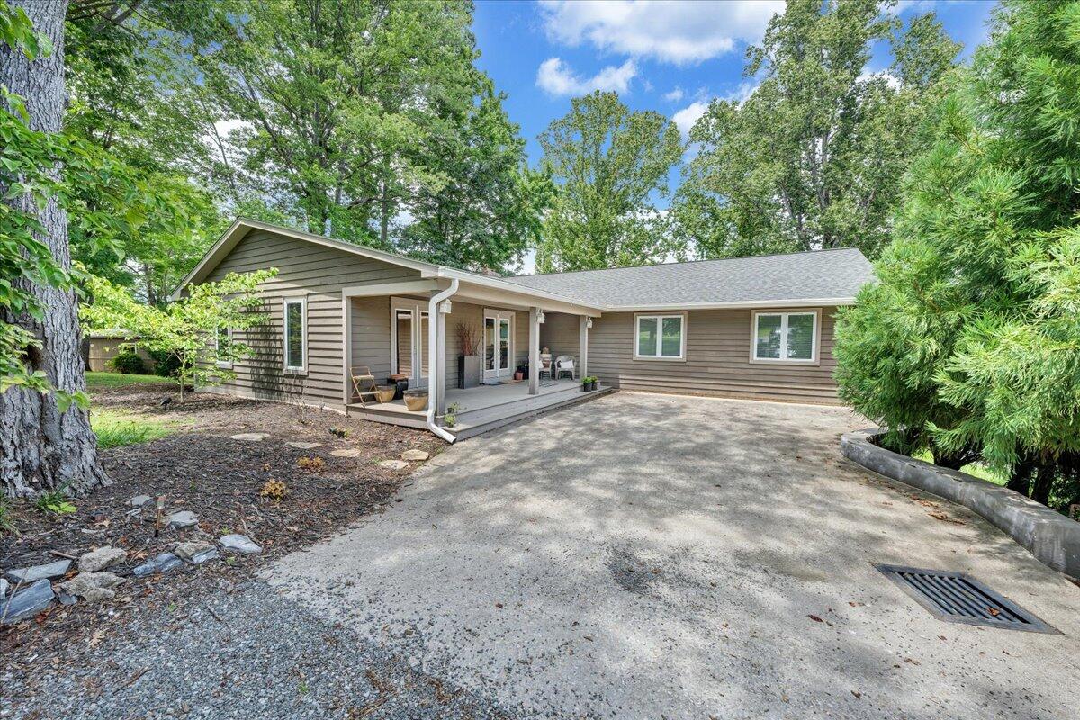 292 Cove Road Penhook, VA 24137 - Photo 7 of 66 076-MIB07675