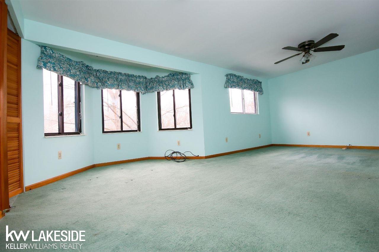963 Roslyn Road Grosse Pointe Woods, MI 48236 - Photo 21 of 30