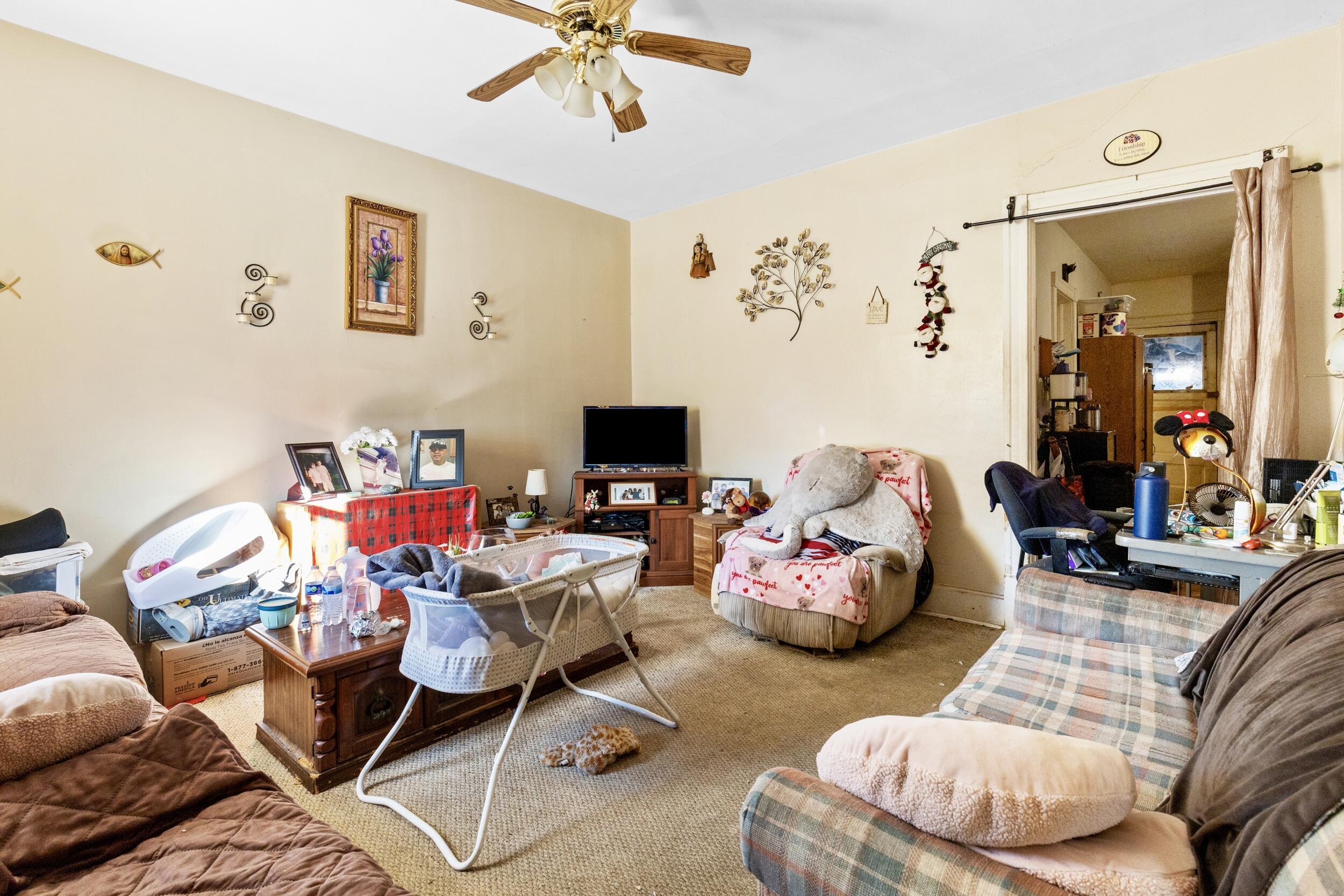 1924 West Grant Street Milwaukee, WI 53215 - Photo 3 of 20 photo dec 10 2025, 10 06 21 pm