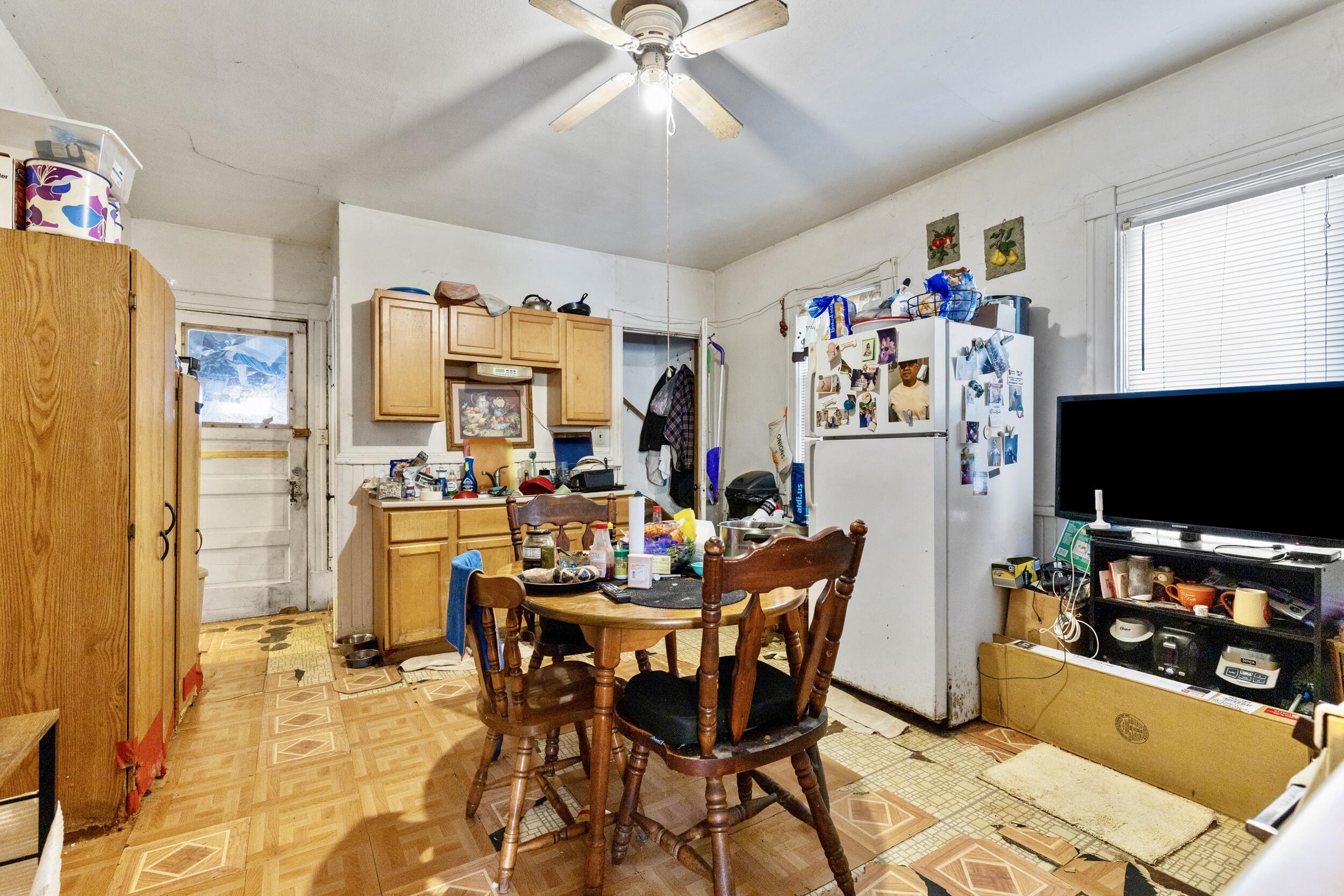 1924 West Grant Street Milwaukee, WI 53215 - Photo 5 of 20 photo dec 10 2025, 10 05 22 pm