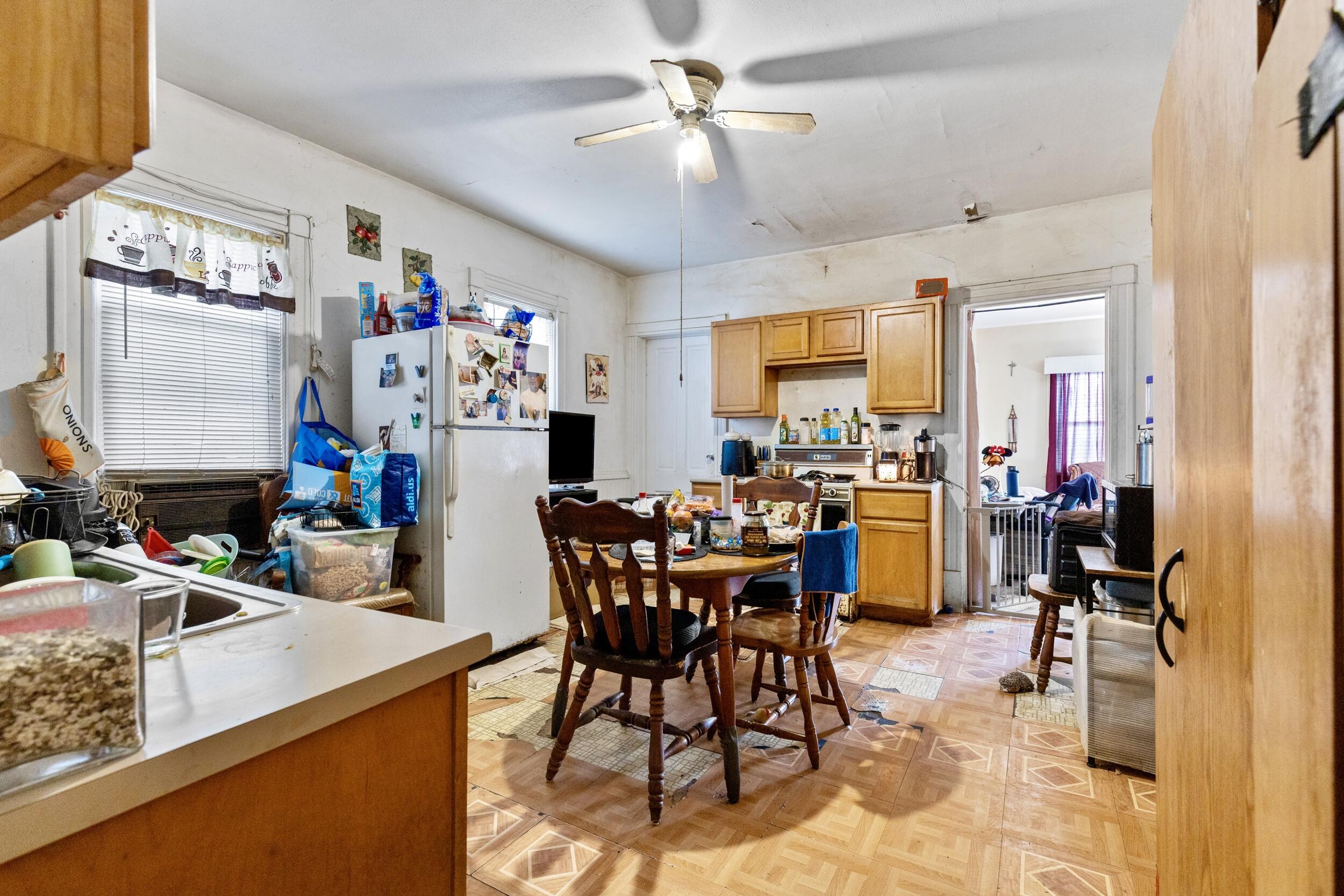 1924 West Grant Street Milwaukee, WI 53215 - Photo 6 of 20 photo dec 10 2025, 10 04 45 pm