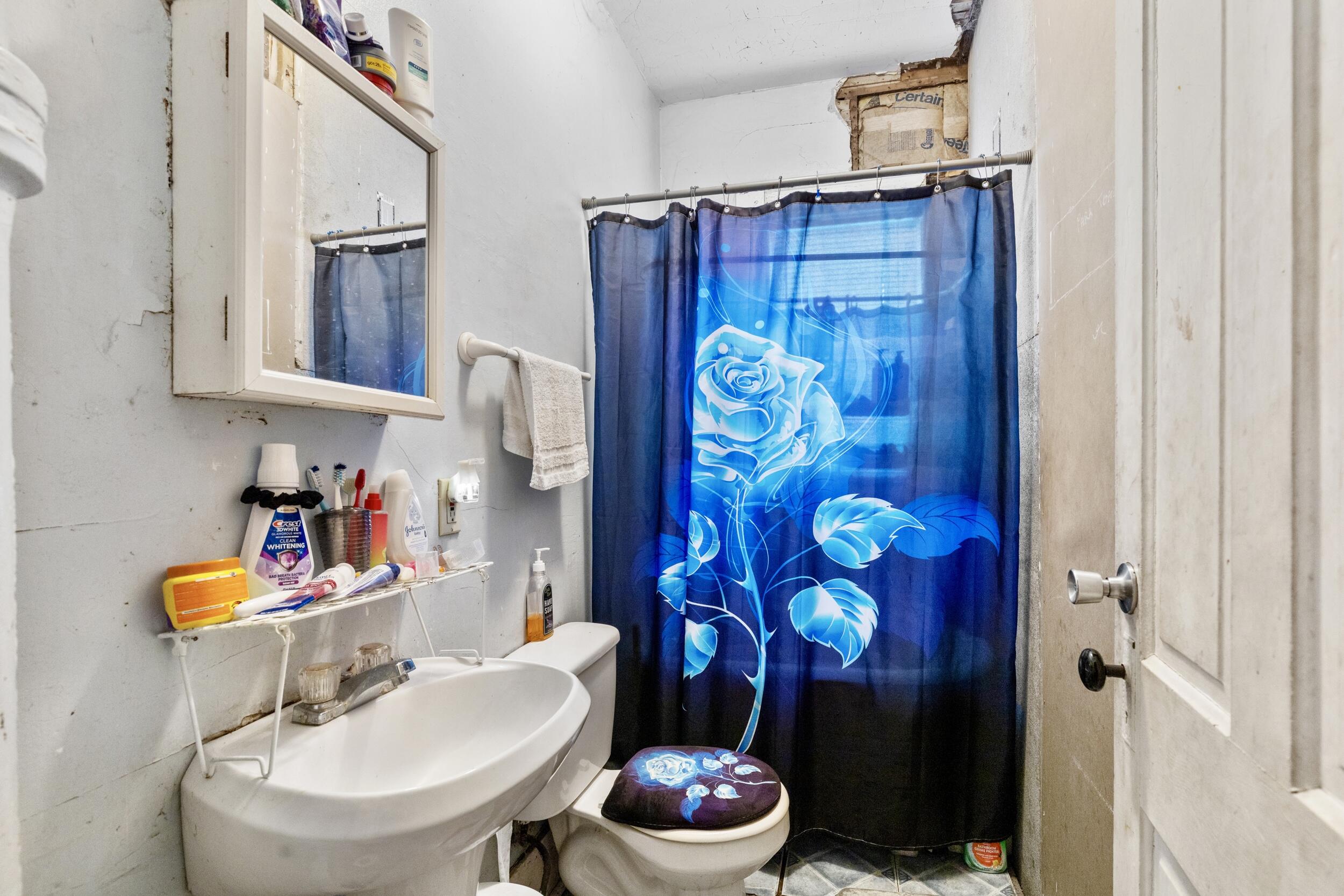 1924 West Grant Street Milwaukee, WI 53215 - Photo 9 of 20 photo dec 10 2025, 9 54 33 pm