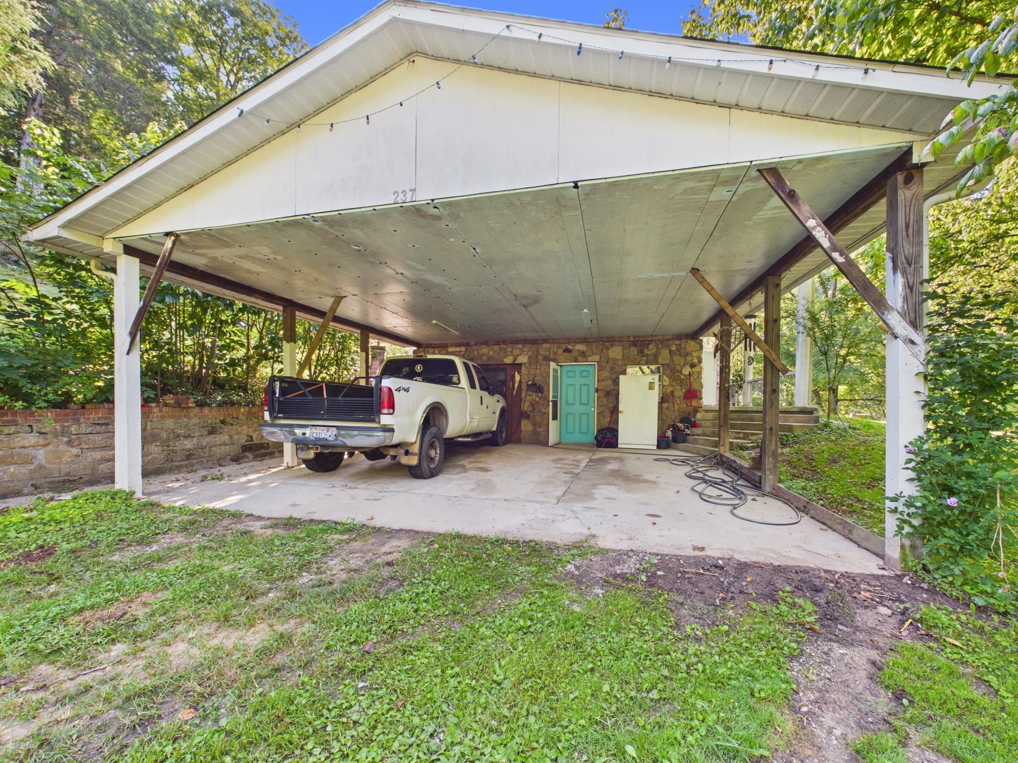 237 Cherry Branch Road Wayne, WV 25570 - Photo 29 of 31 Gallery Image 29
