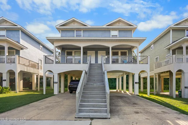 $2,200 | 259 Benachi Avenue, Unit B, Biloxi, MS 39530