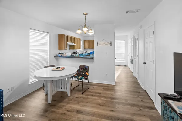 $1,900 | 259 Benachi Avenue, Unit B, Biloxi, MS 39530