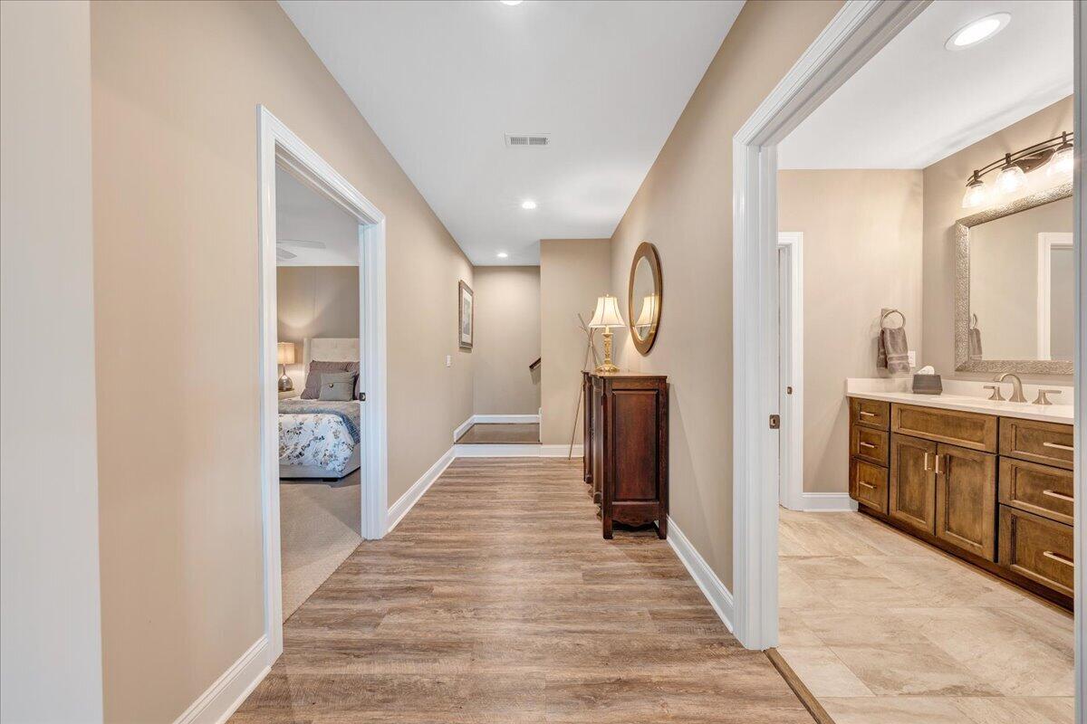 290 Sunset Pointe Drive Moneta, VA 24121 - Photo 33 of 68 044-MIB02705
