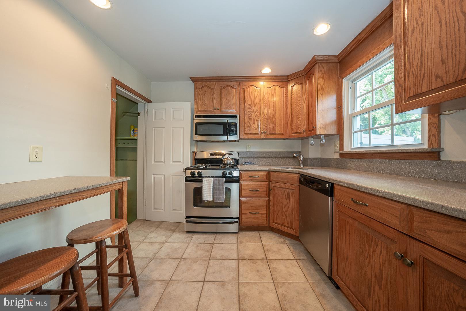 541 North Manoa Road Havertown, PA 19083 - Photo 14 of 33