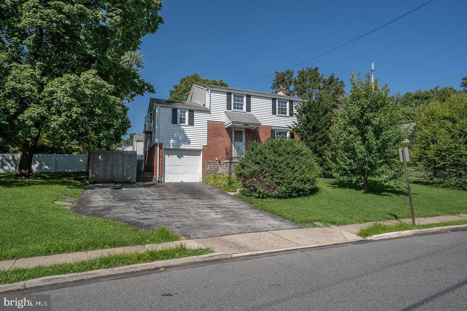 541 North Manoa Road Havertown, PA 19083 - Photo 2 of 33