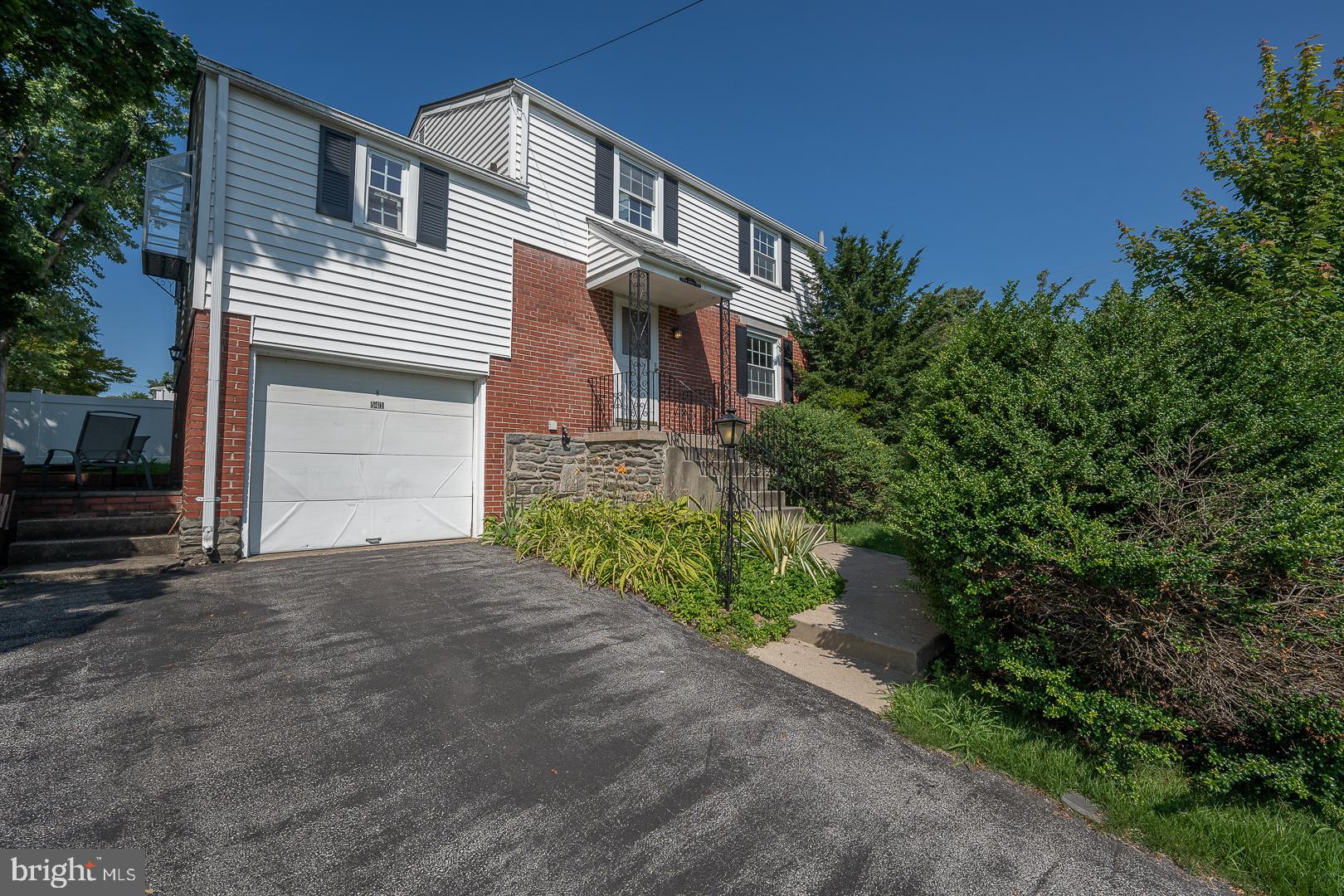 541 North Manoa Road Havertown, PA 19083 - Photo 3 of 33