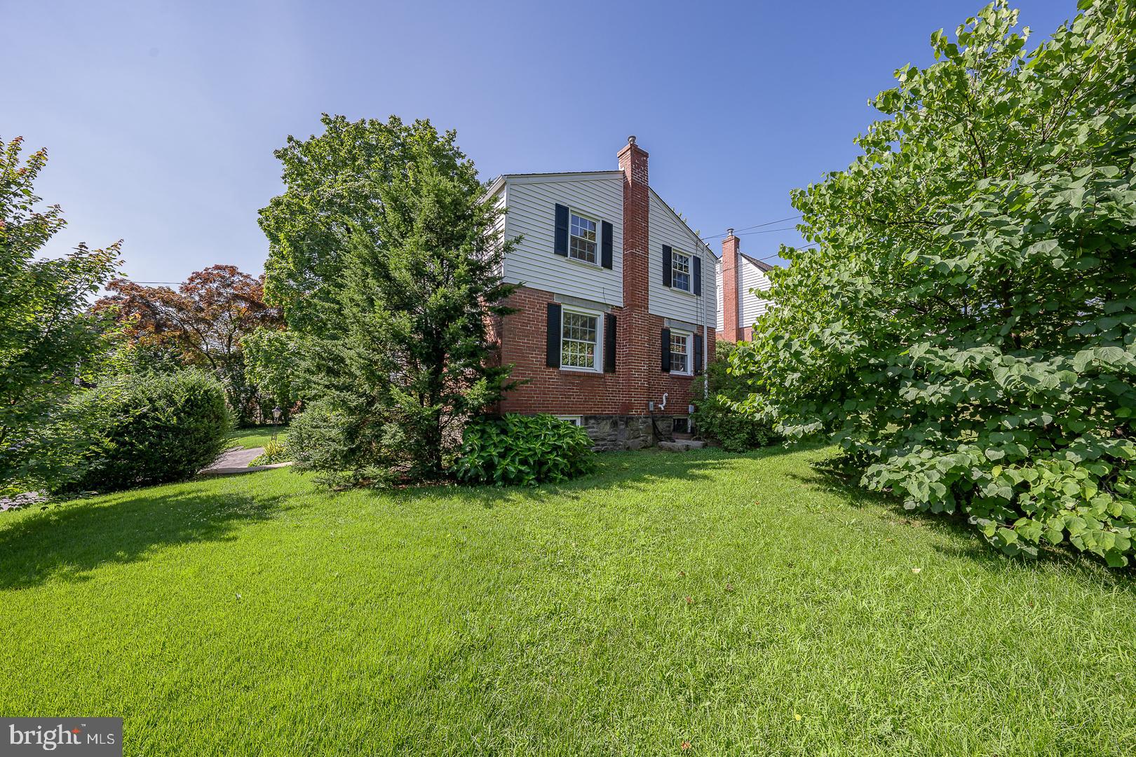 541 North Manoa Road Havertown, PA 19083 - Photo 4 of 33