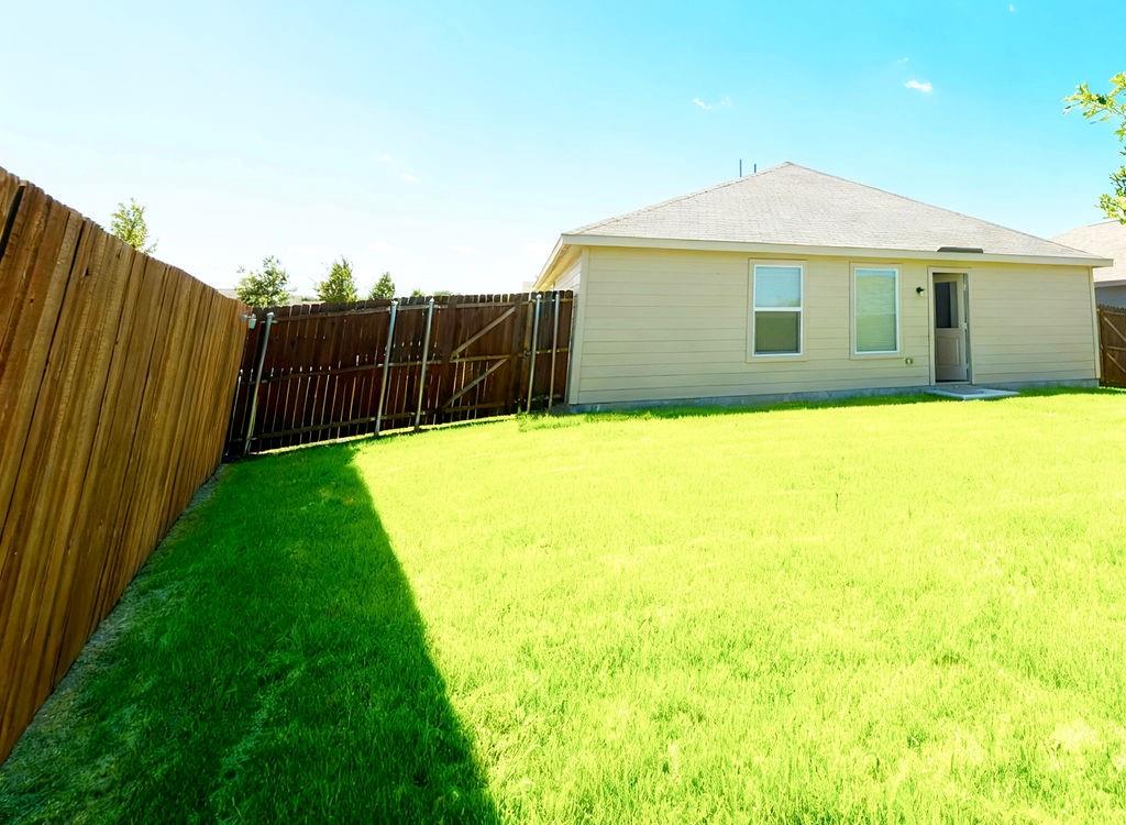 7855 Rutherford Lane McKinney, TX 75071 - Photo 10 of 27 Gallery Image 10