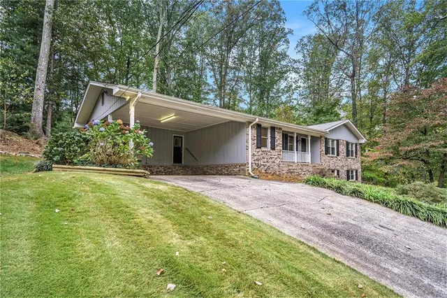 $395,000 | 4304 Lindsey Way Northeast, Roswell, GA 30075