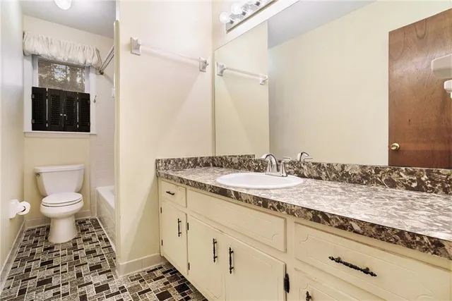 $395,000 | 4304 Lindsey Way Northeast, Roswell, GA 30075