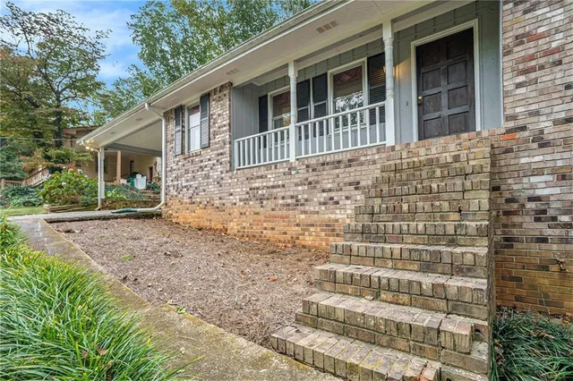 $395,000 | 4304 Lindsey Way Northeast, Roswell, GA 30075