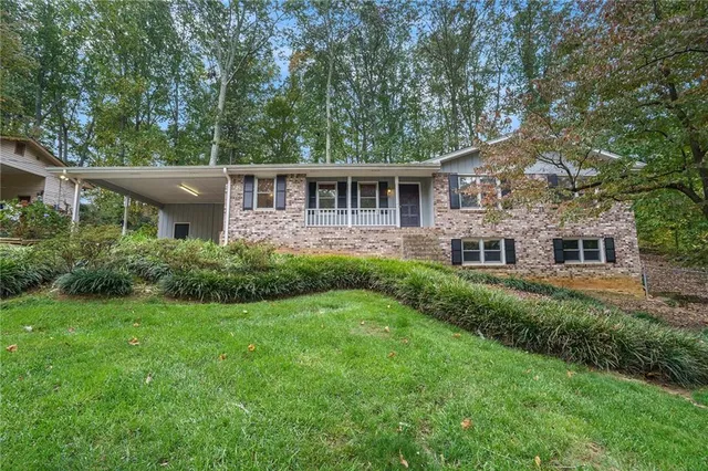 $395,000 | 4304 Lindsey Way Northeast, Roswell, GA 30075