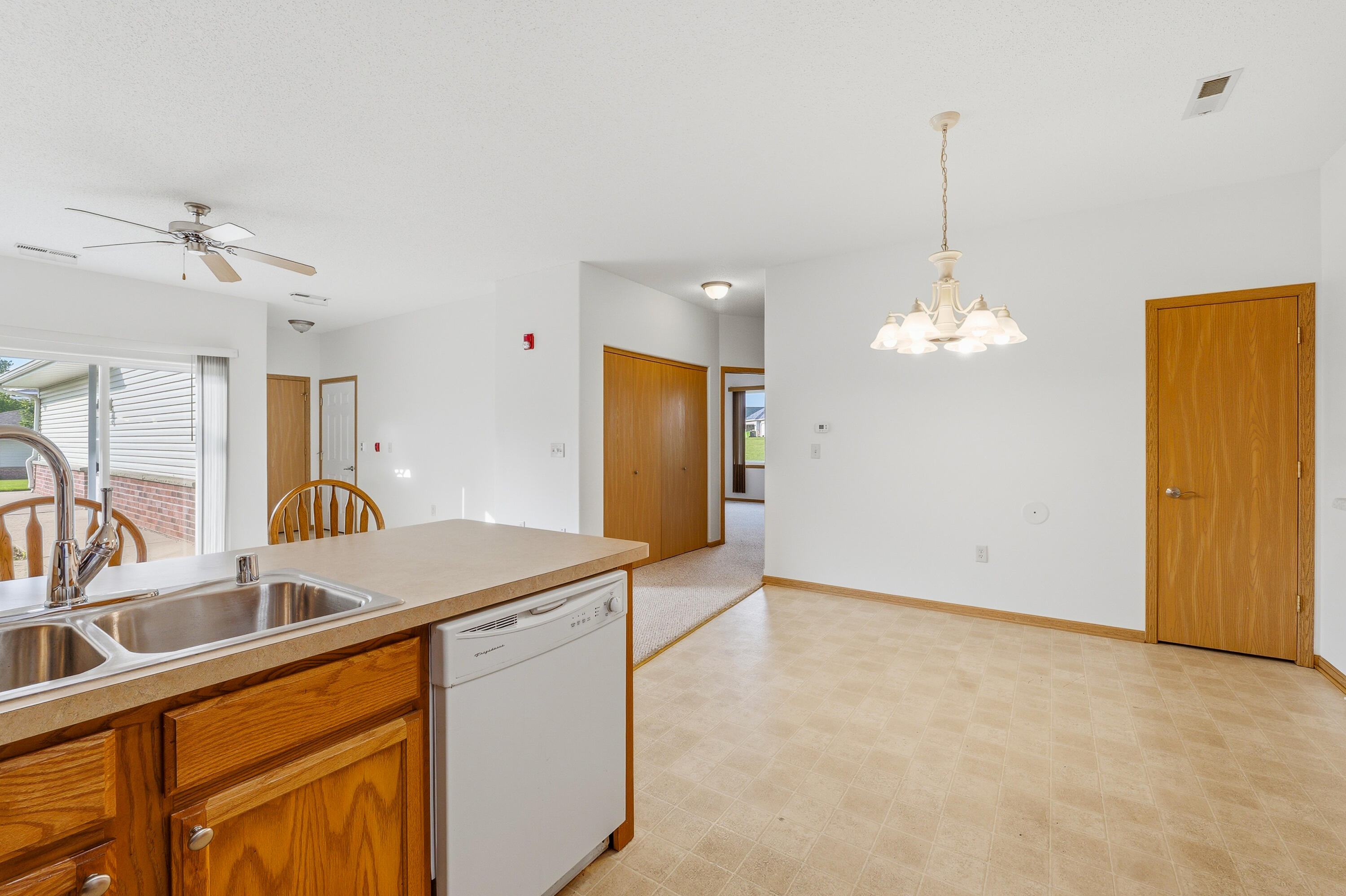 334 Brookside Drive, Unit 4 Juneau, WI 53039 - Photo 10 of 21 P1962409
