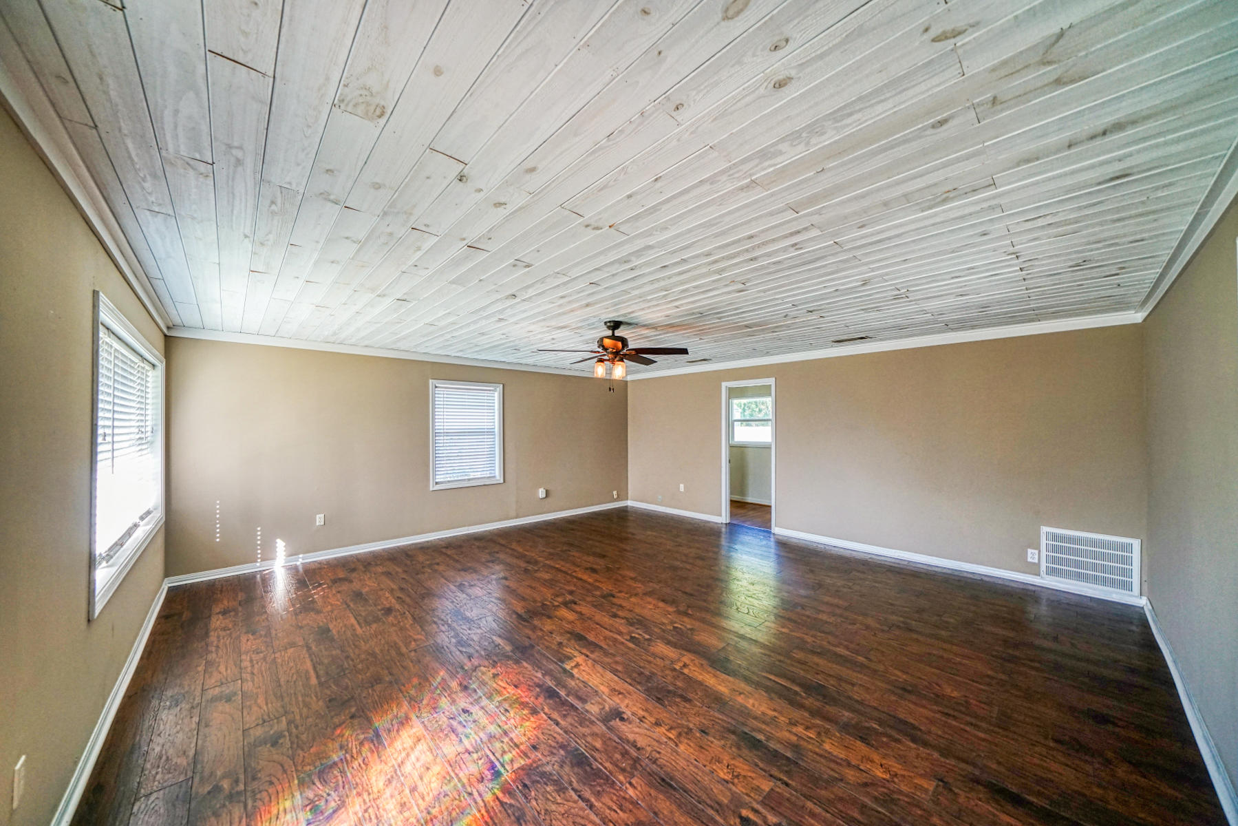 125 Patton Street Crestview, FL 32539 - Photo 4 of 24 DSC01405_11