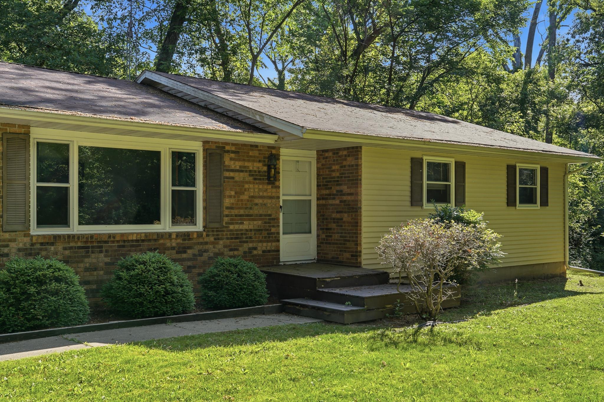 7261 South Ridge Road Dixon, IL 61021 - Photo 3 of 32