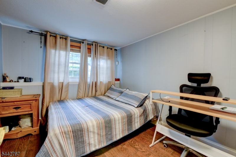 835 Colonial Arms Road Union, NJ 07083 - Photo 18 of 39