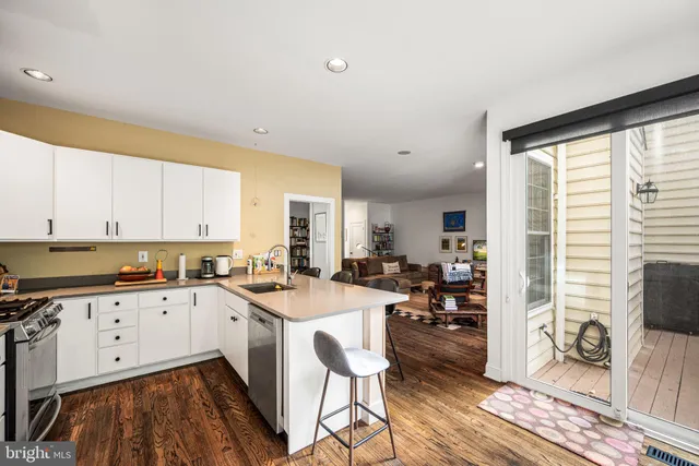 $550,000 | 102 Dundee Mills Lane, Wallingford, PA 19086