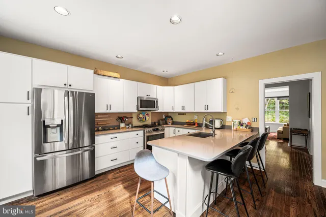 $550,000 | 102 Dundee Mills Lane, Wallingford, PA 19086