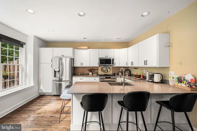 $550,000 | 102 Dundee Mills Lane, Wallingford, PA 19086