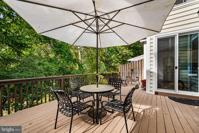 $550,000 | 102 Dundee Mills Lane, Wallingford, PA 19086